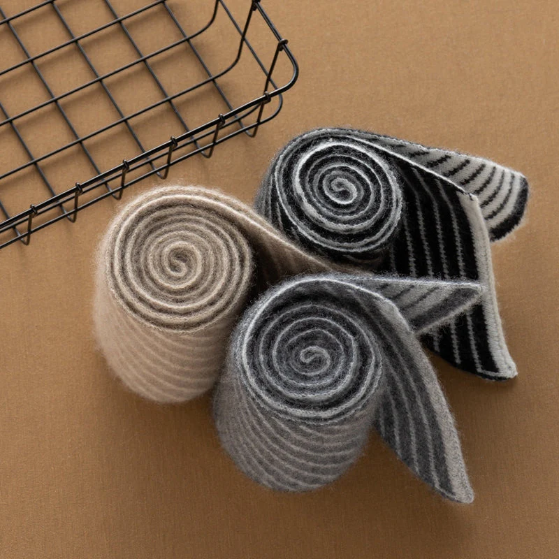 100% Goat Cashmere Knitted Scarf - Image 9