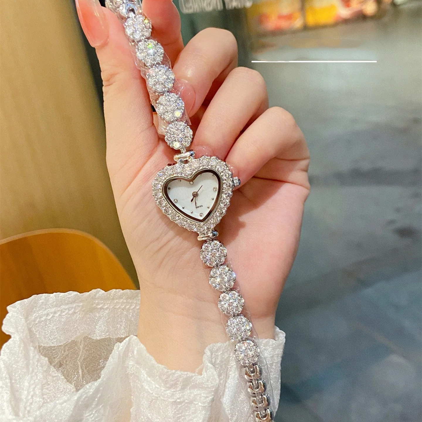 Casual Diamond Fishbone Watch - Image 8