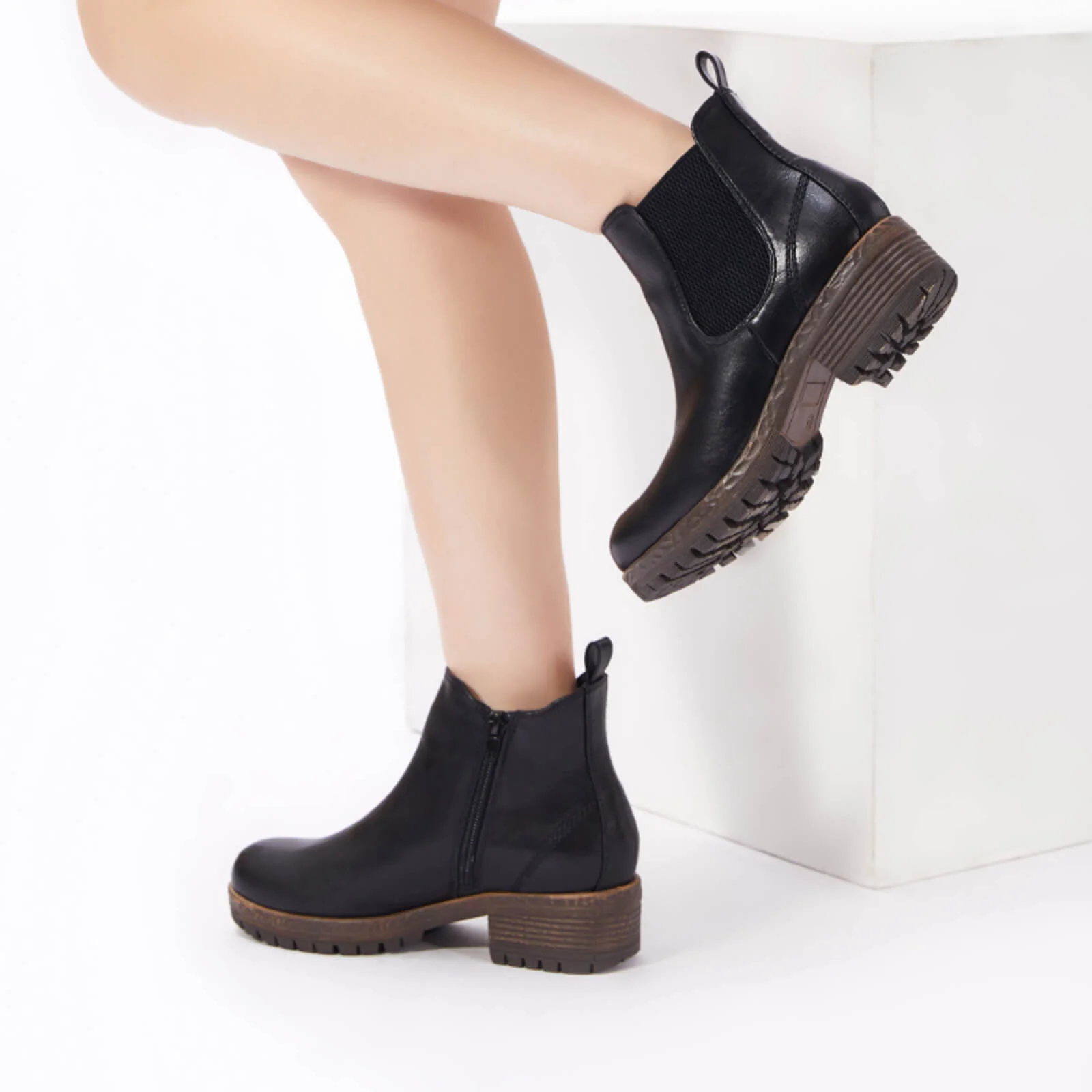Low Heel Vintage Style Chelsea Ankle Booties - Image 43