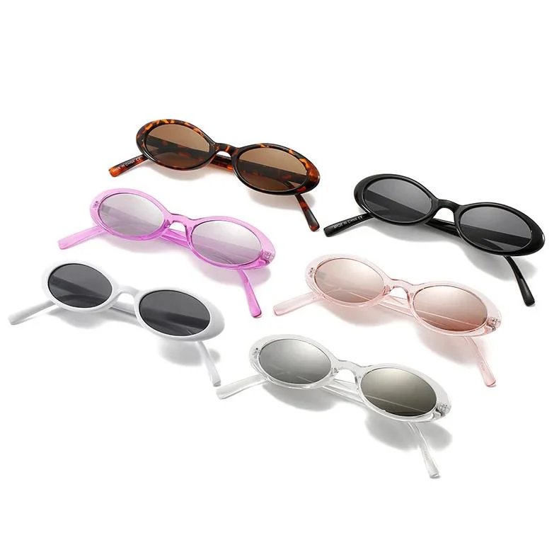 Chic Retro Oval Sunglasses for Women - Image 11