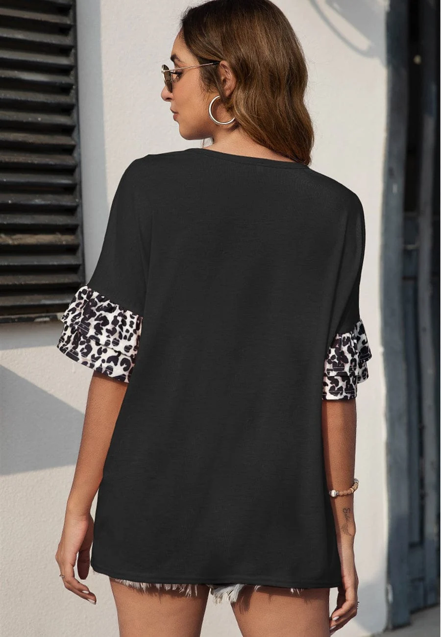 Contrast Leopard Print Tee - Image 4