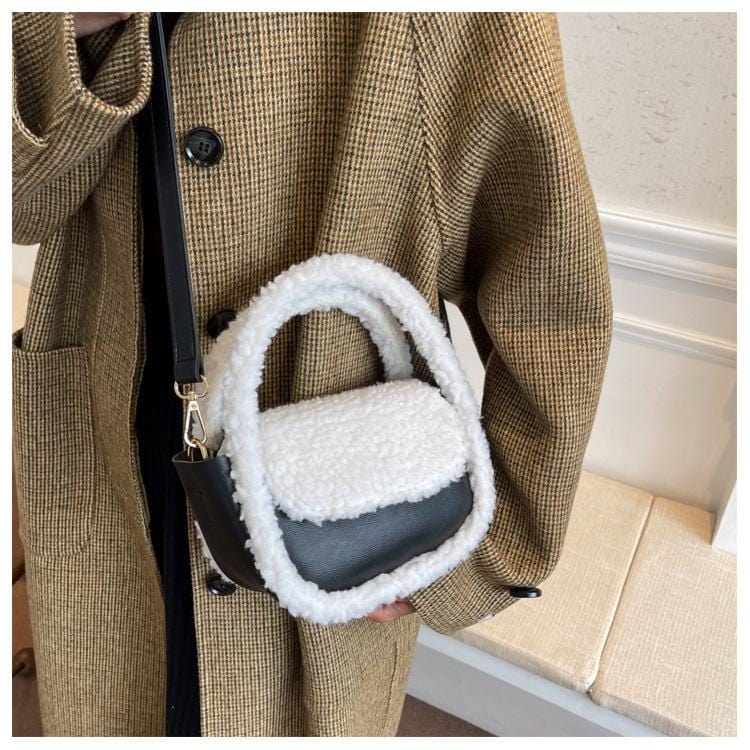 Contrast Teddy Trim Hand Bag - Image 6