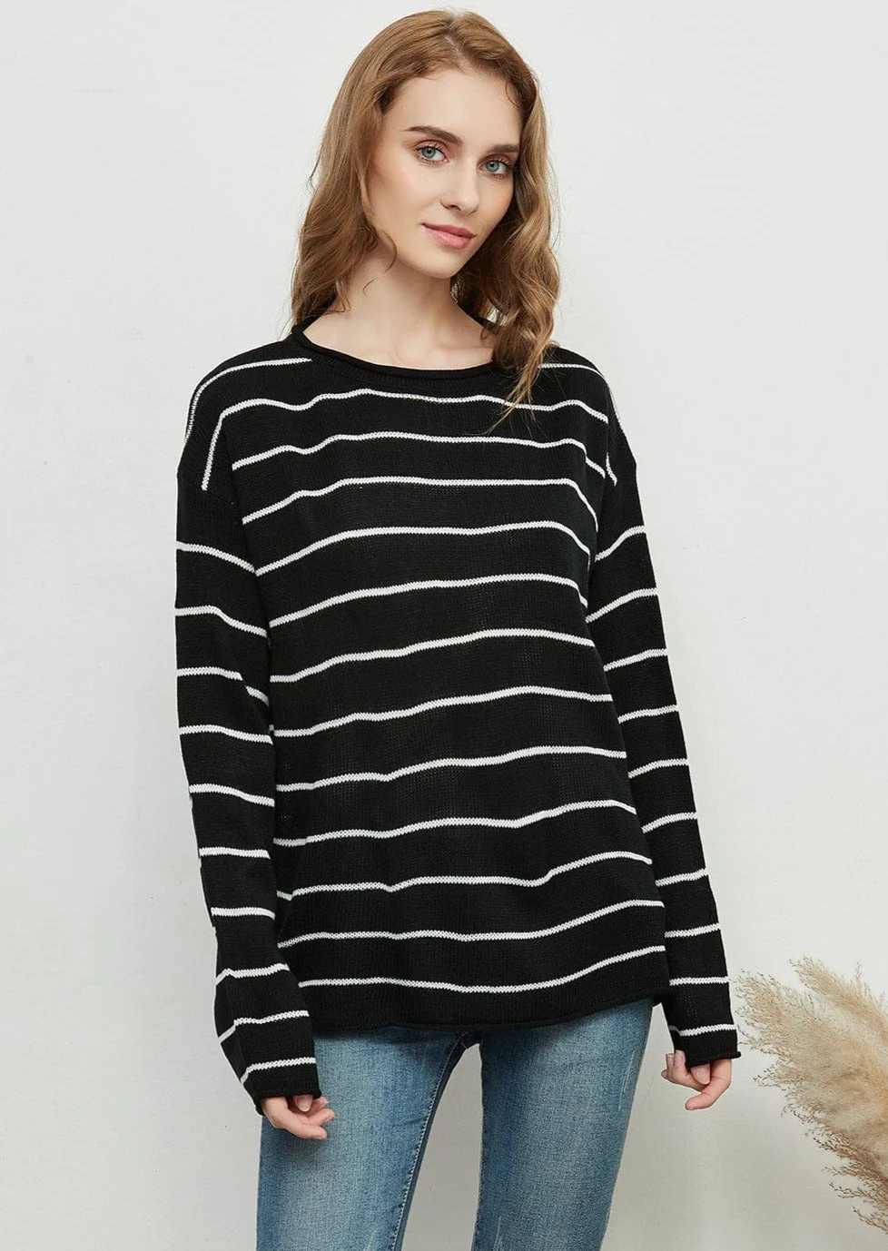 Crew Neck Minimalist Striped Sweater - Image 2