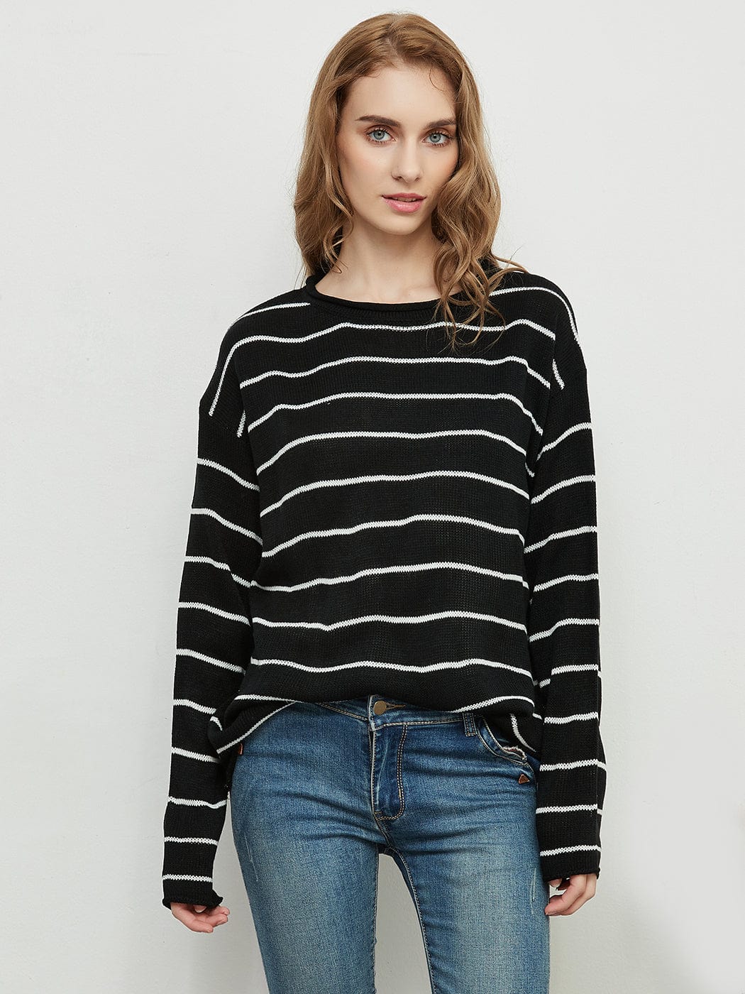 Crew Neck Minimalist Striped Sweater - Image 5