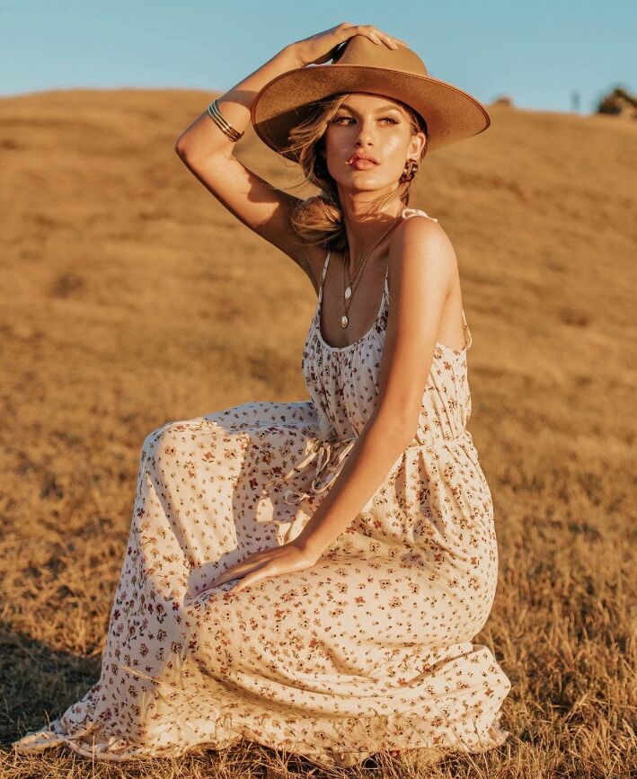 Dainty Floral Pattern Maxi - Image 4