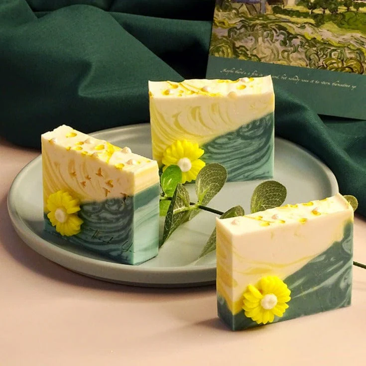 Daisy Flower Two Toned Cold Process Handmade Soap - Image 2