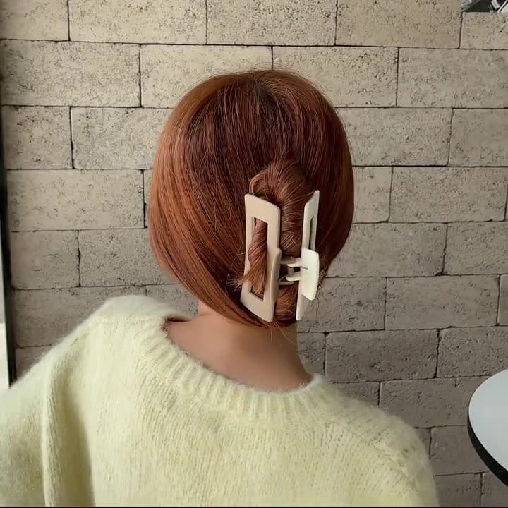 Dual Colored Jumbo Acrylic Hair Claw - Image 8