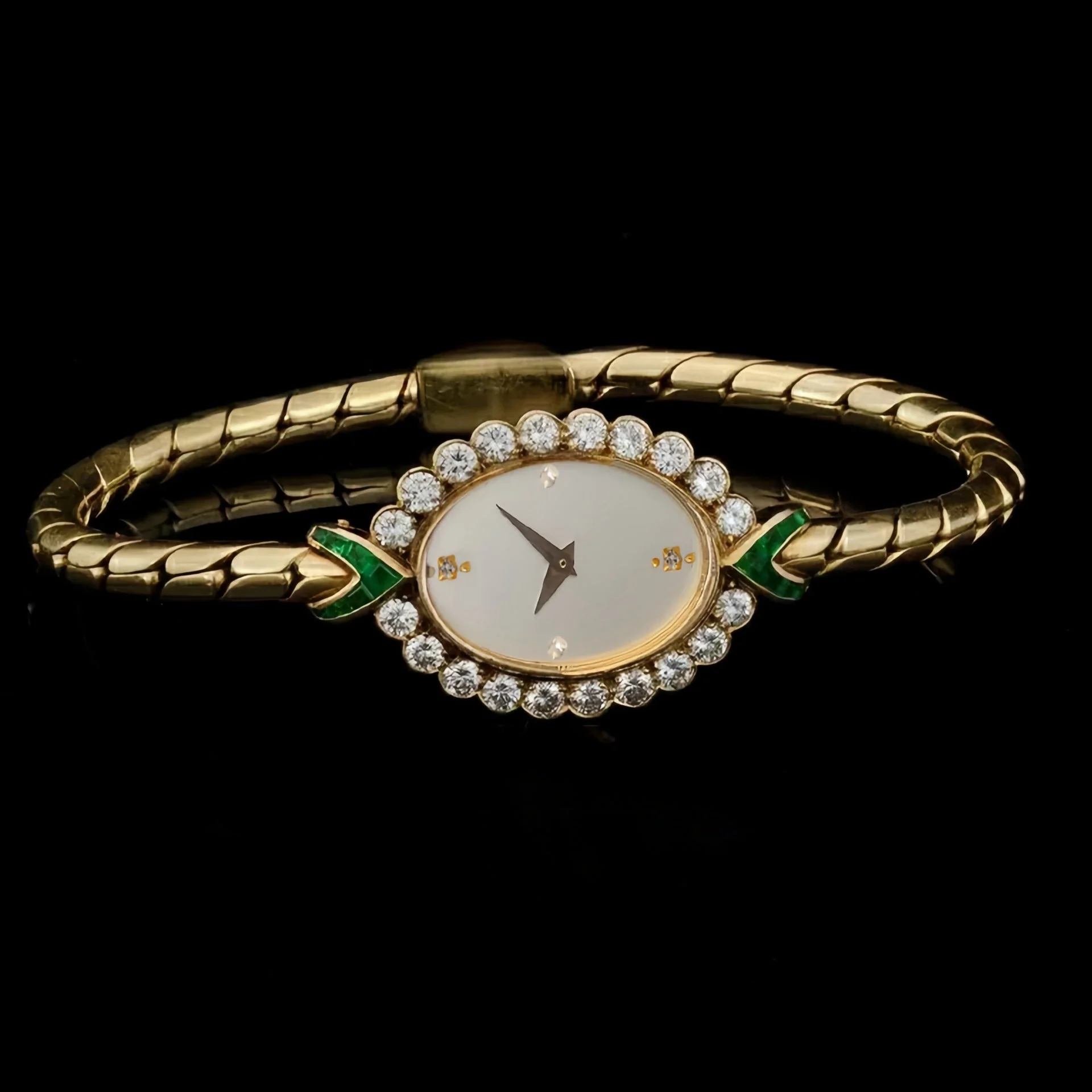 European Small Gold Watch Handmade Inlaid Rhinestone Middle Ancient - Image 2