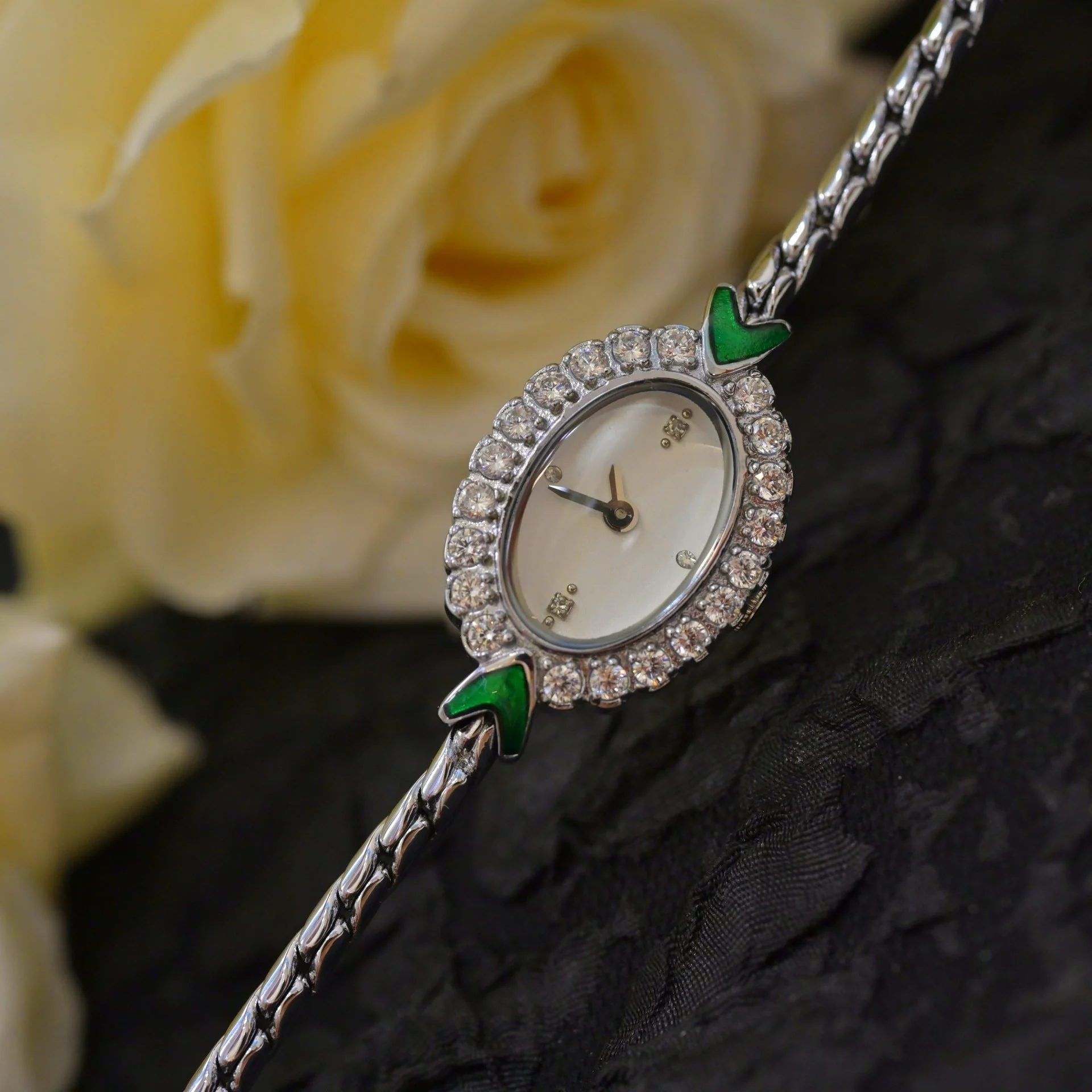 European Small Gold Watch Handmade Inlaid Rhinestone Middle Ancient - Image 7