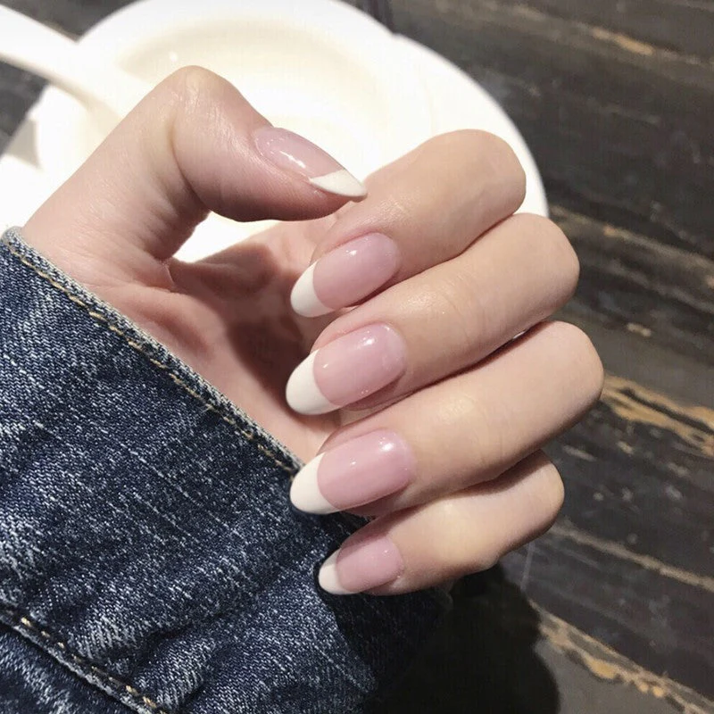 Fake nails can be taken with long and short styles - Image 3