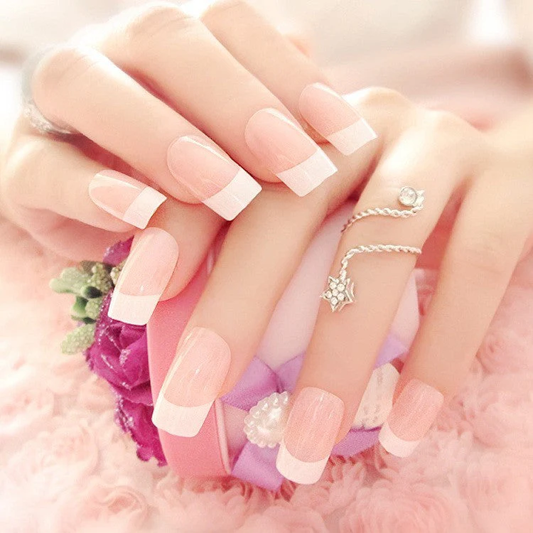 Fake nails can be taken with long and short styles - Image 7