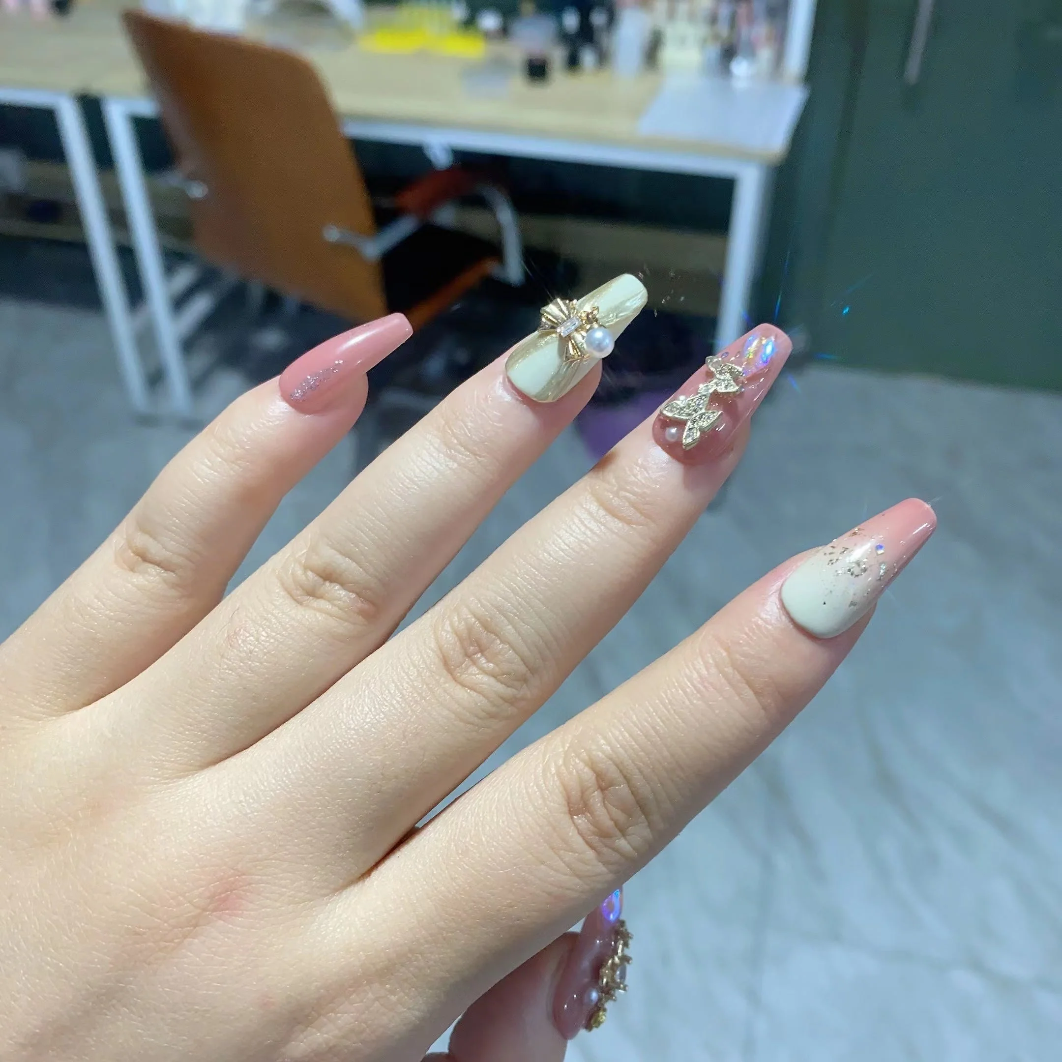 Fake Nails Patch Can Be Taken With Butterfly - Image 3