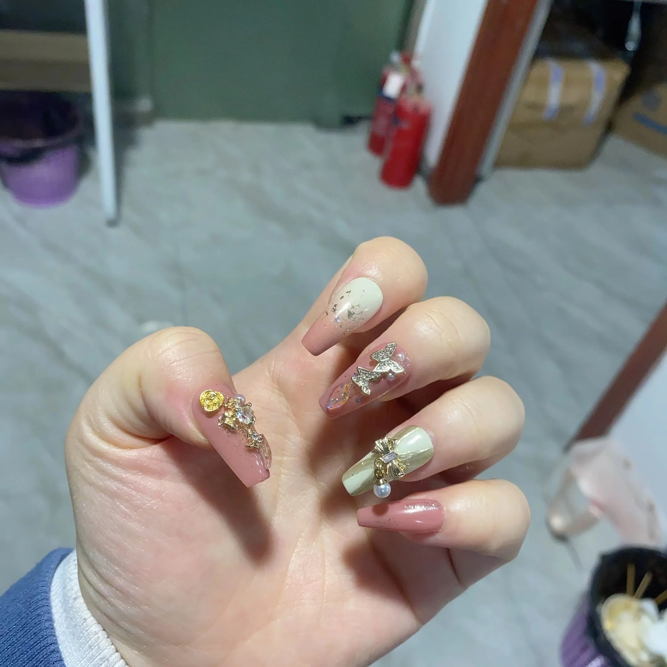 Fake Nails Patch Can Be Taken With Butterfly - Image 4
