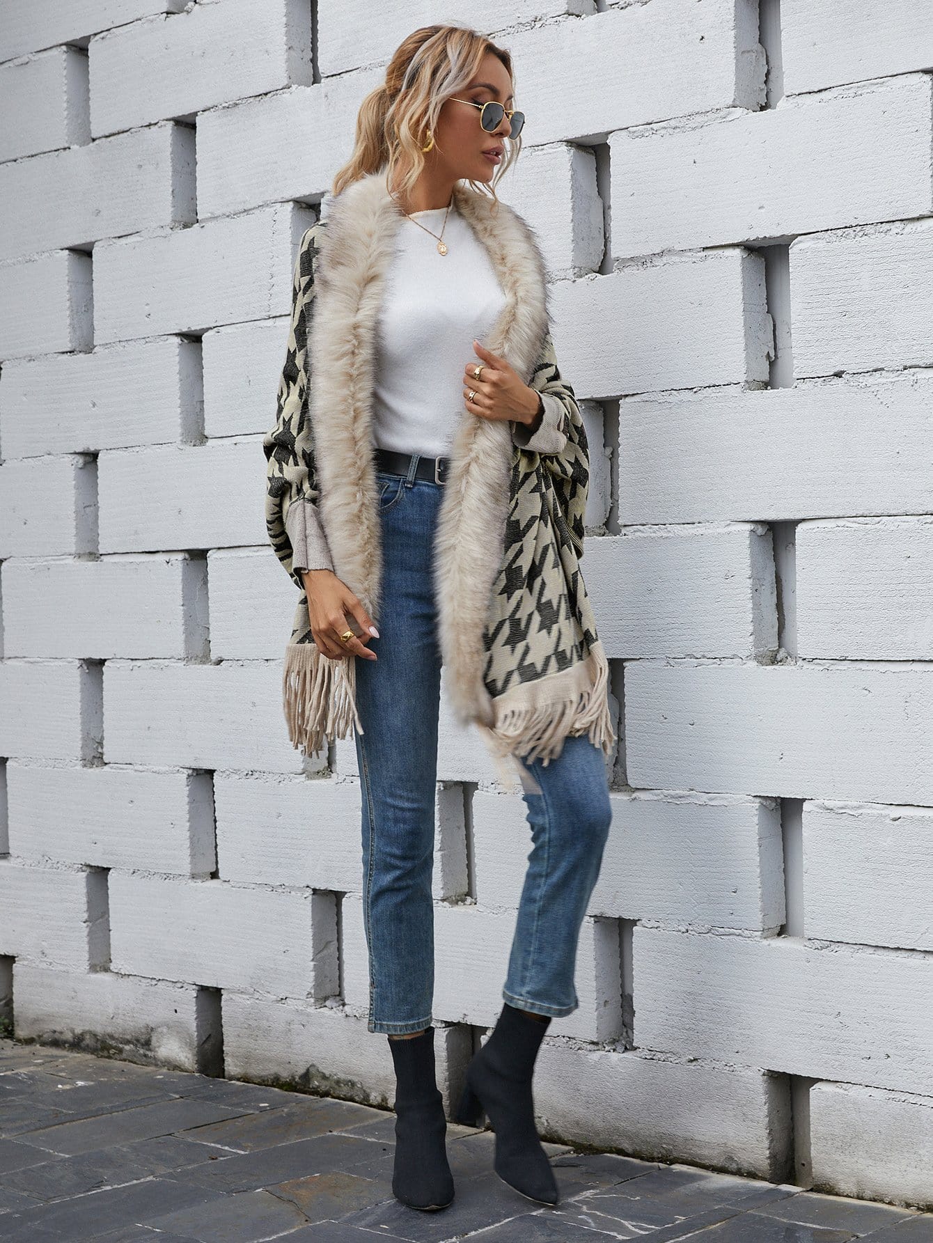 Faux Fur Trim Houndstooth Coat - Image 3