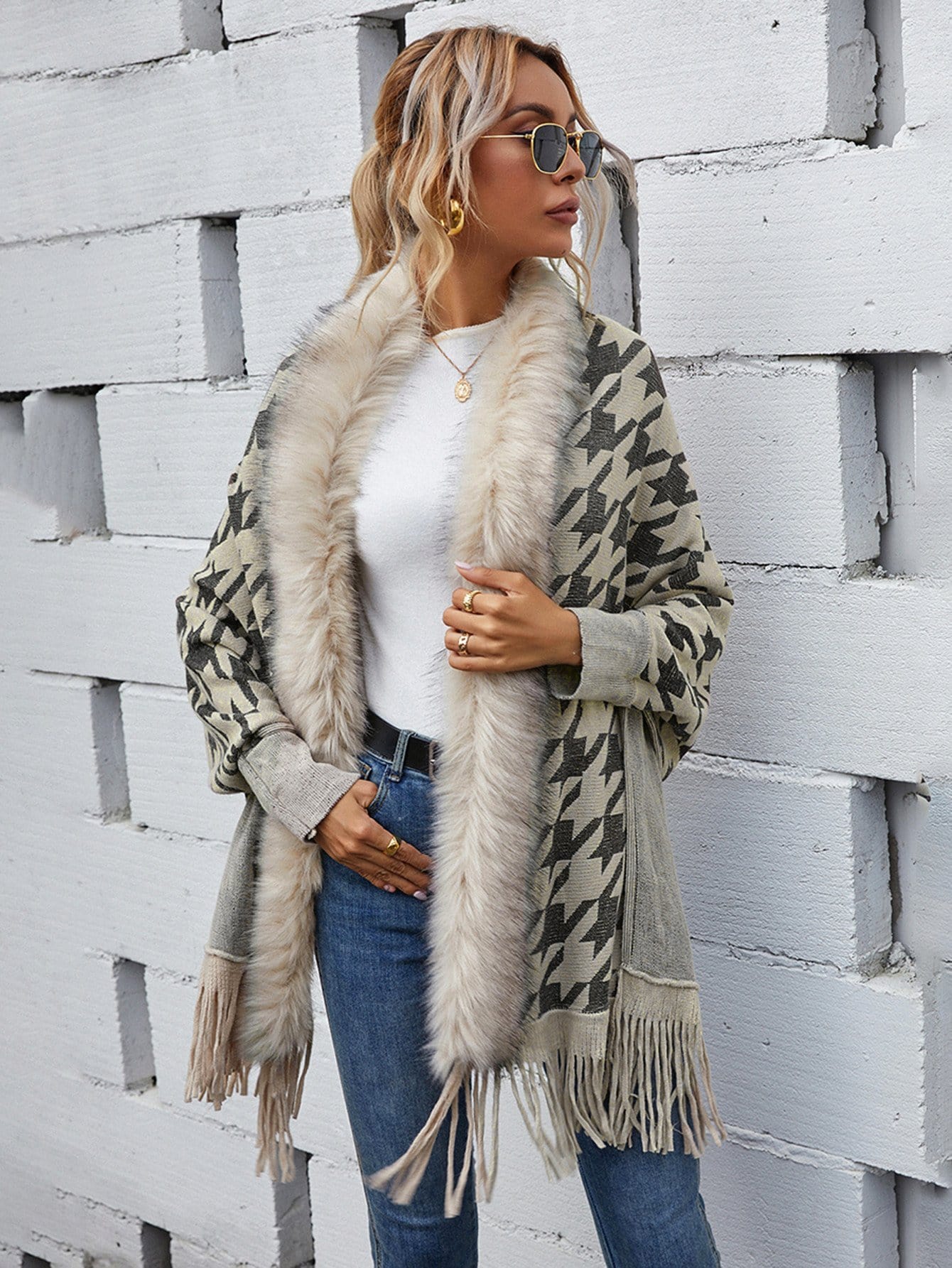 Faux Fur Trim Houndstooth Coat - Image 4