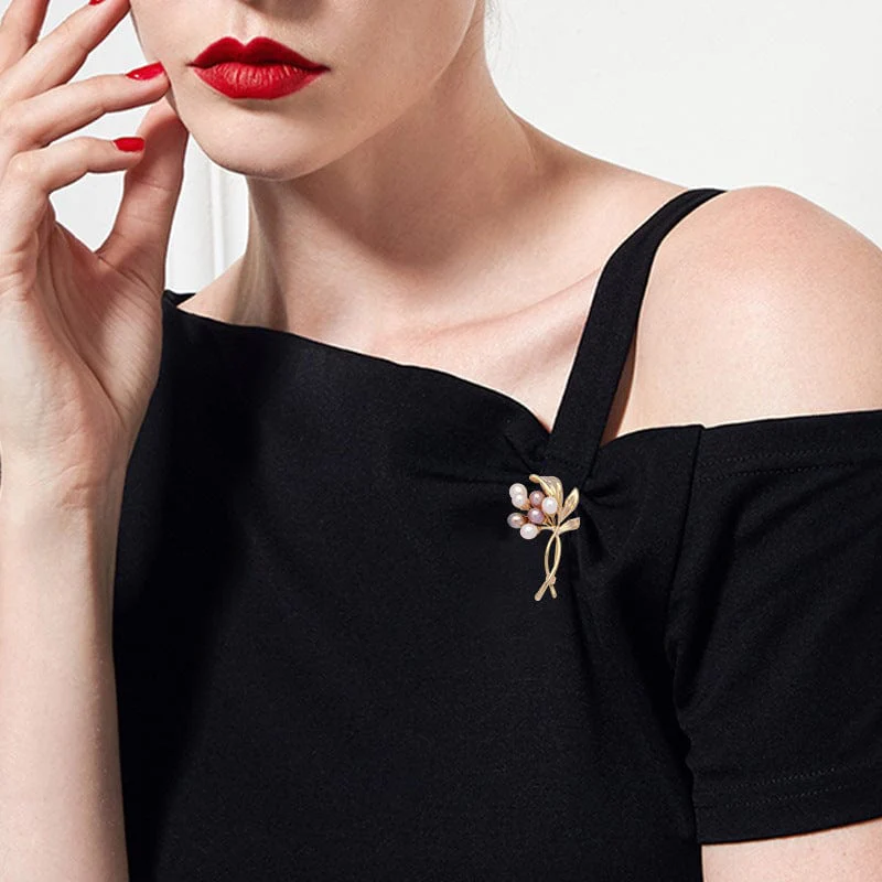 Flower Bundle Brooch with Pearls and Leaves - Image 3