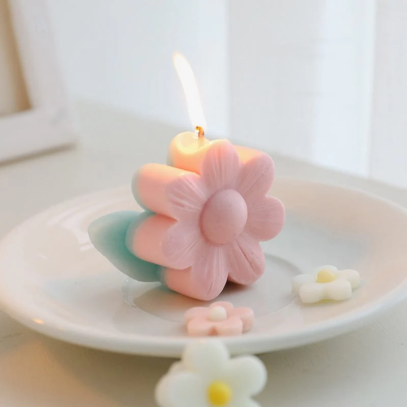 Flower Shaped Pastel Candle - Image 2