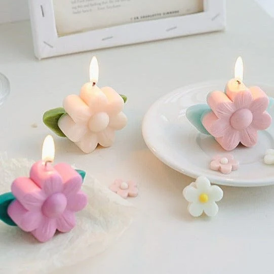 Flower Shaped Pastel Candle - Image 5