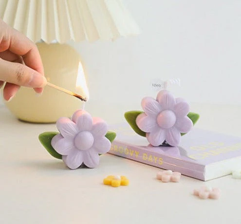 Flower Shaped Pastel Candle - Image 6
