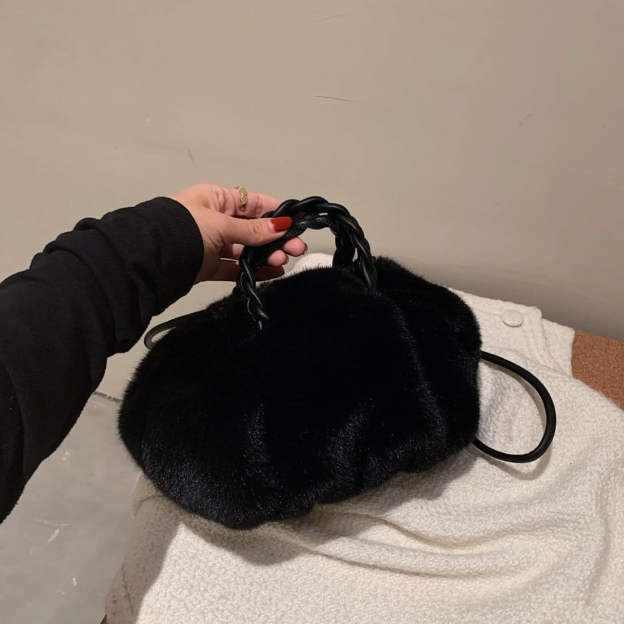 Fluffy Braided Handle Bag - Image 14