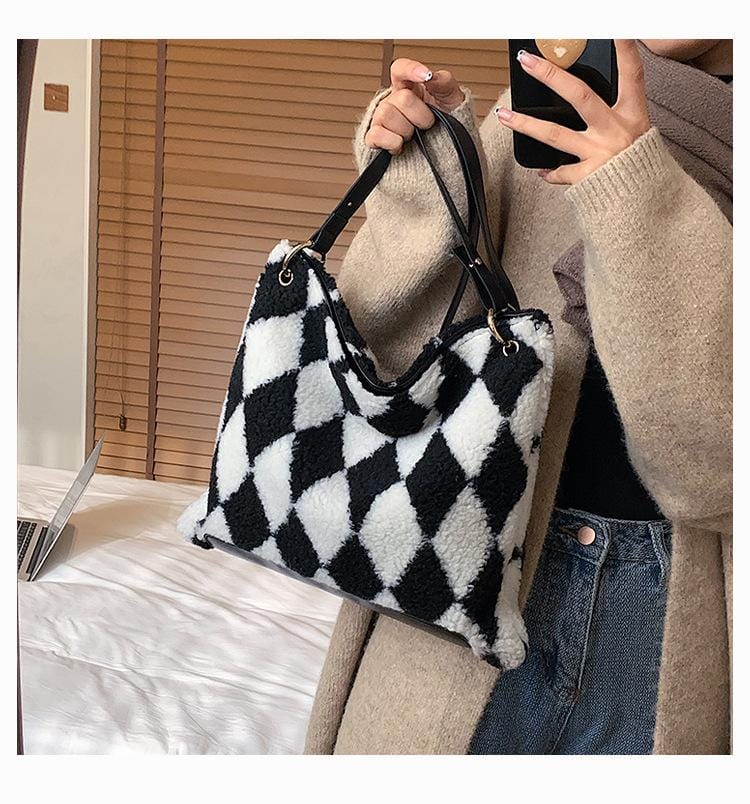 Fluffy Diamond Pattern Bag - Image 3