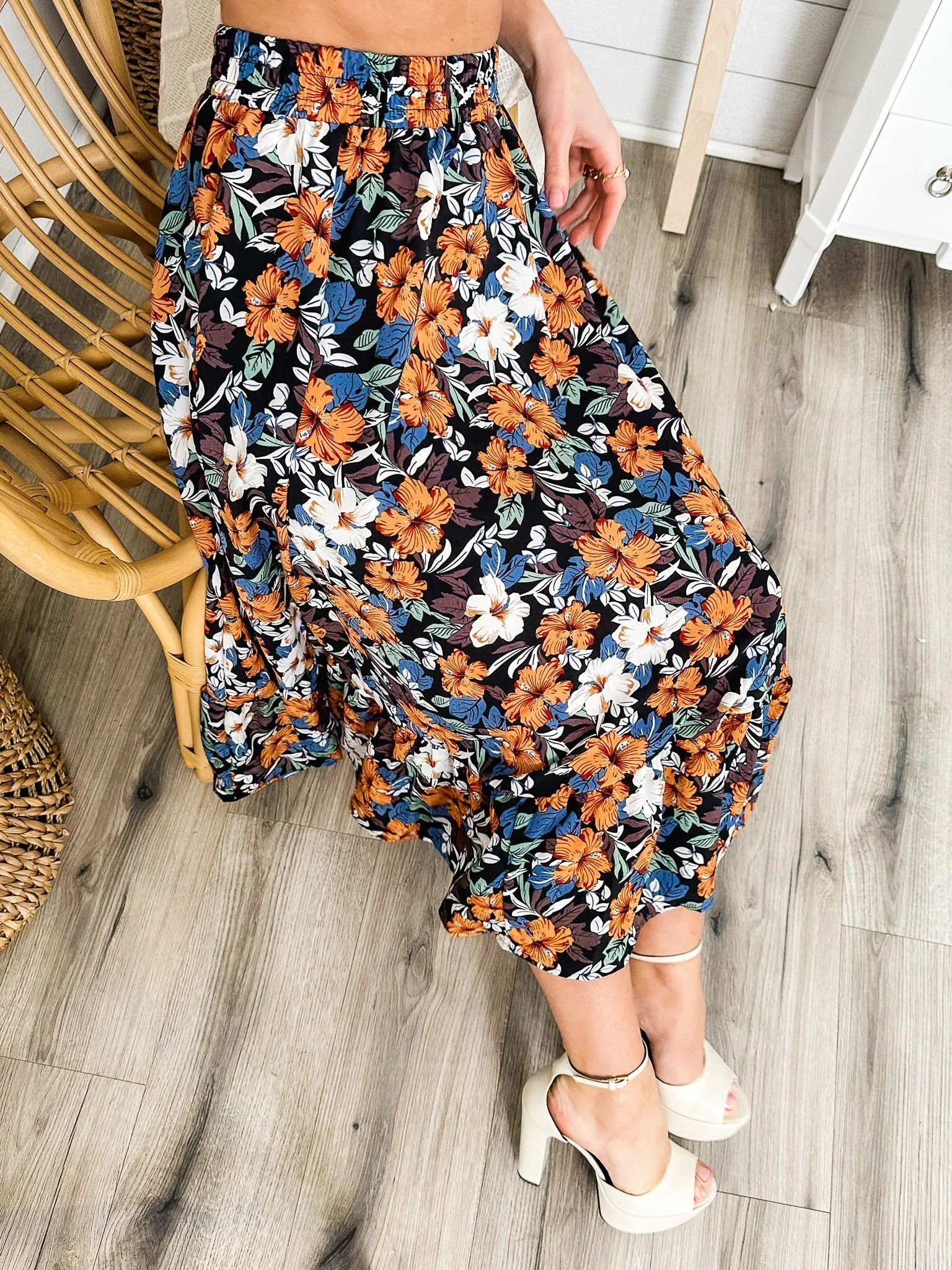 Gartered Floral Print Midi Skirt - Image 18