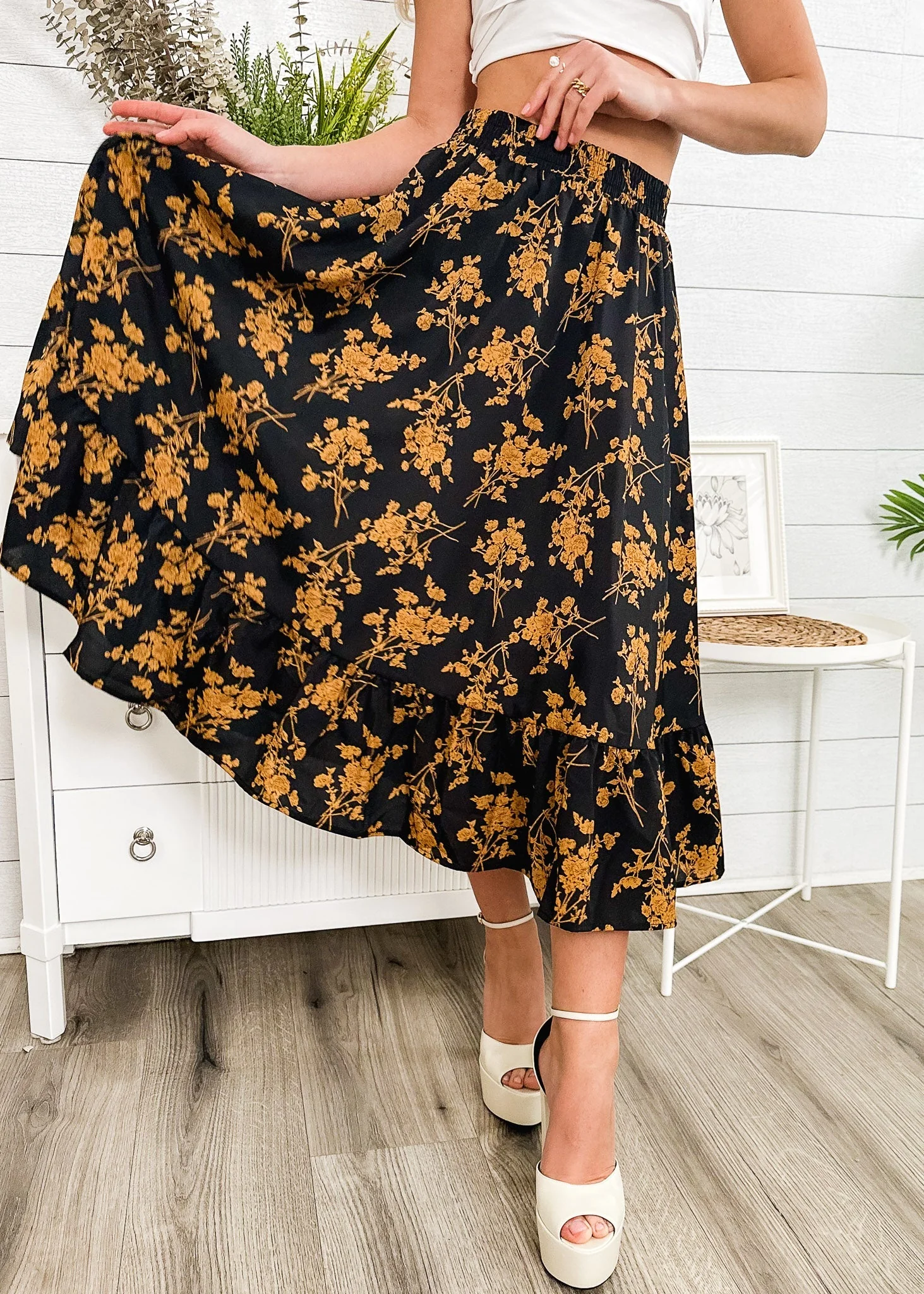 Gartered Floral Print Midi Skirt - Image 24
