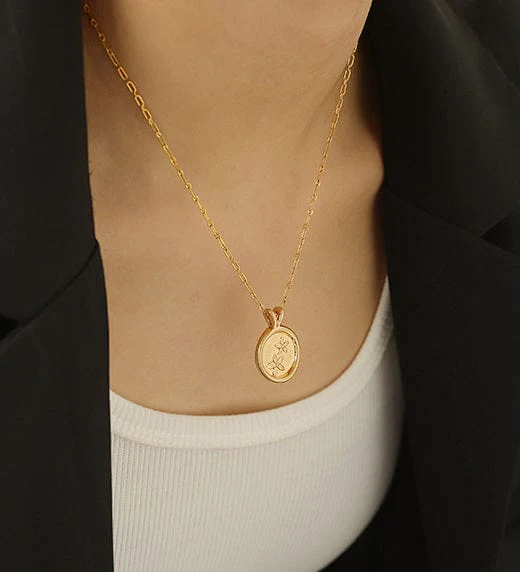 Gold Coin Pendant Chain Necklace - Image 2