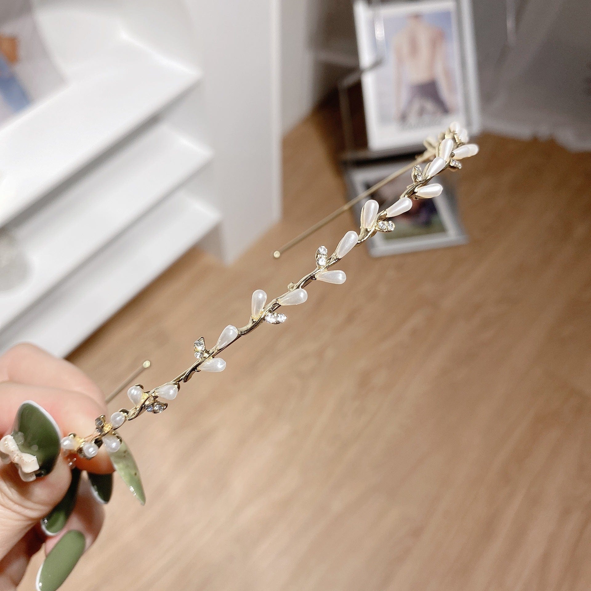 Gold Toned Hairband Variety with Jewels - Image 3