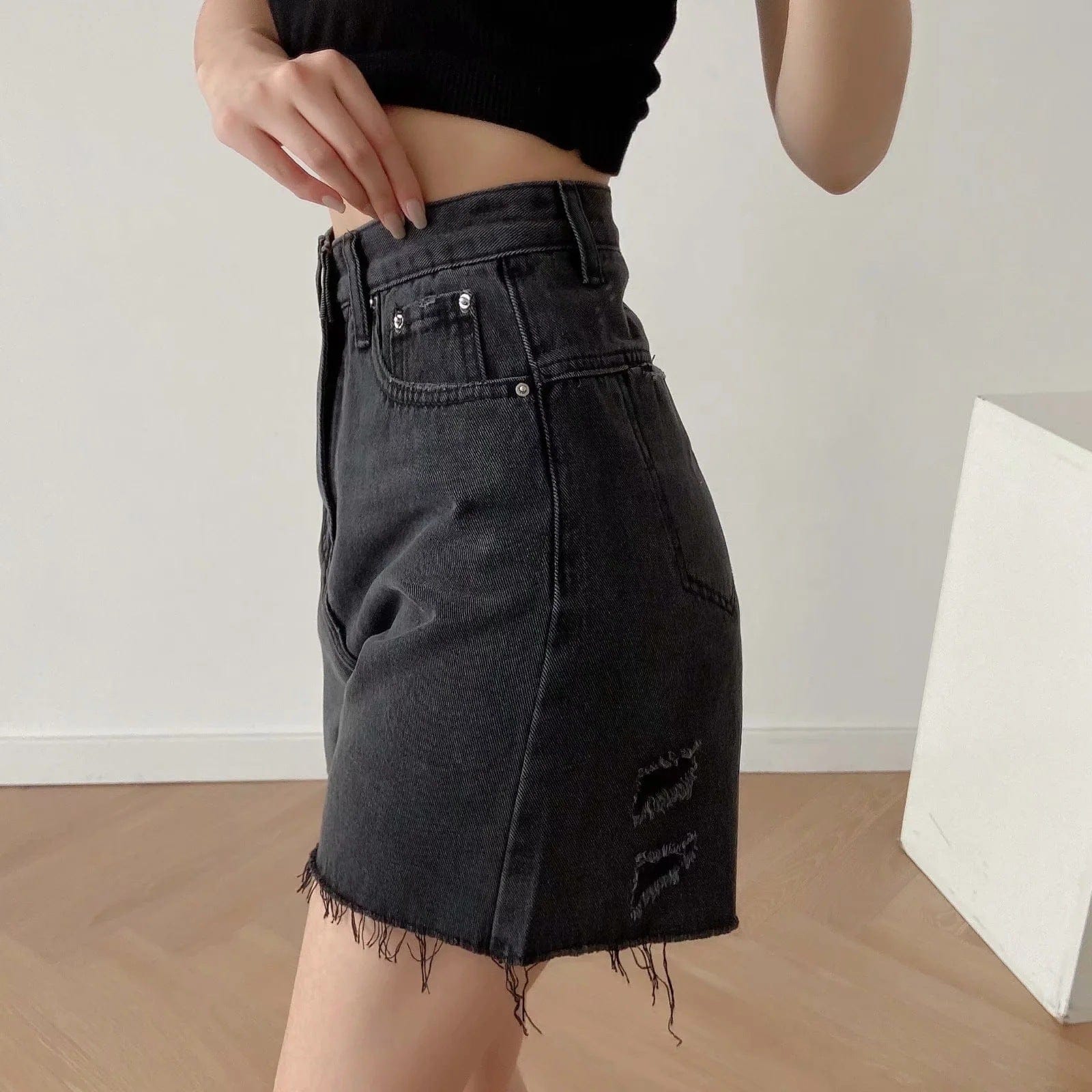 High Rise Relaxed Raw Hem Denim Dad Shorts - Image 3