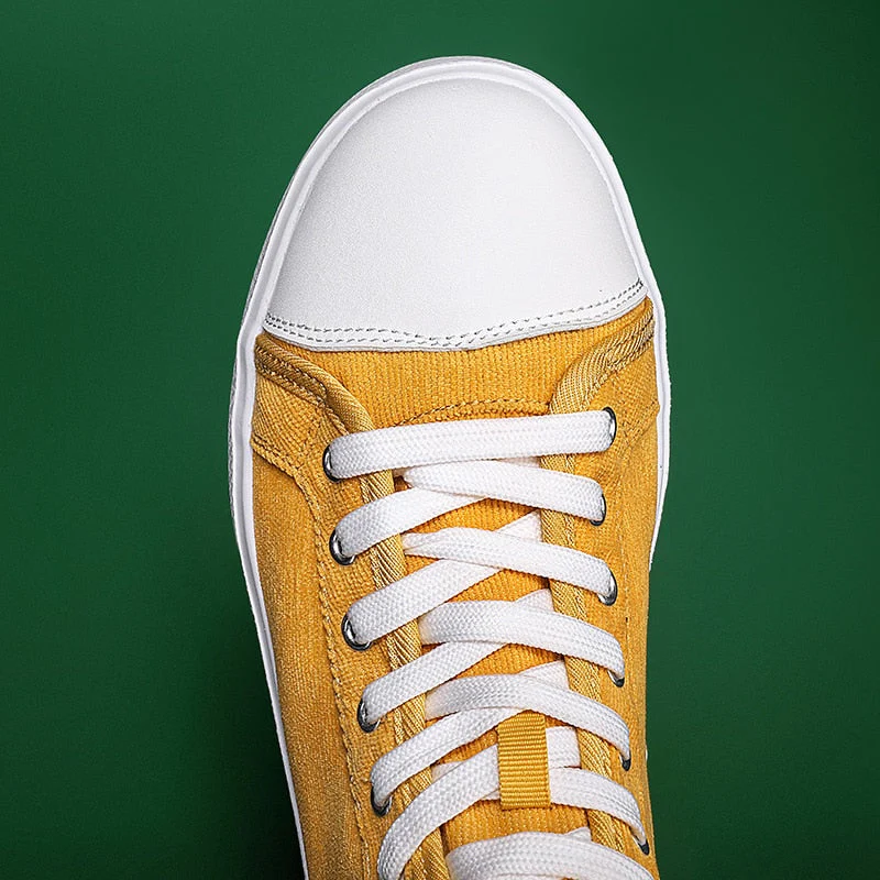 High-Top Skateboarding Shoes - Image 11