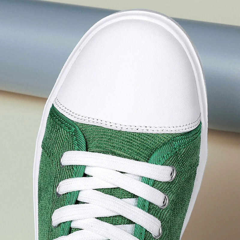 High-Top Skateboarding Shoes - Image 13