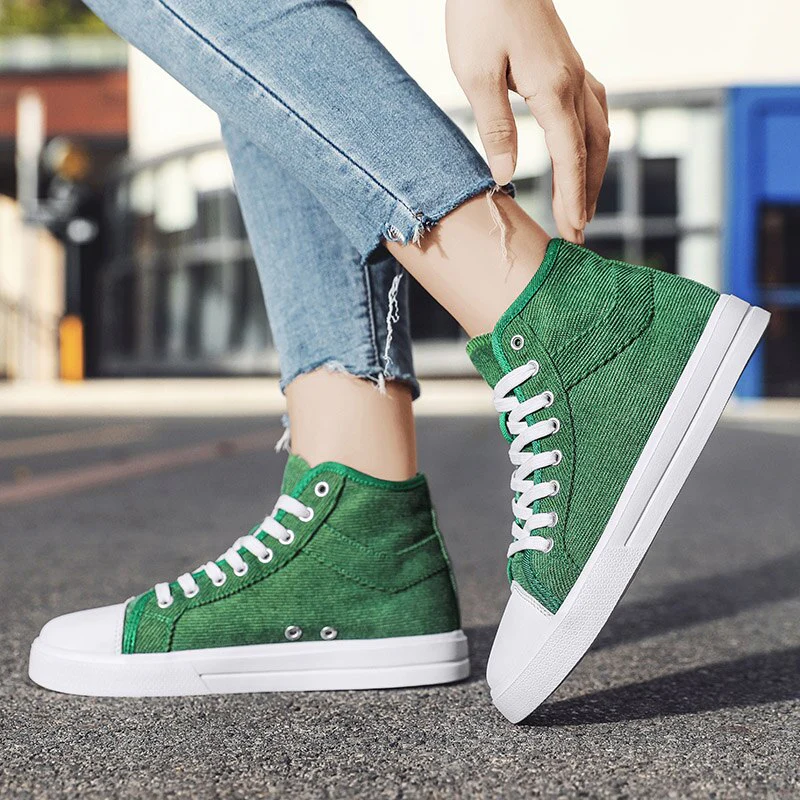 High-Top Skateboarding Shoes - Image 16