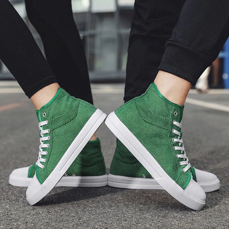 High-Top Skateboarding Shoes - Image 18