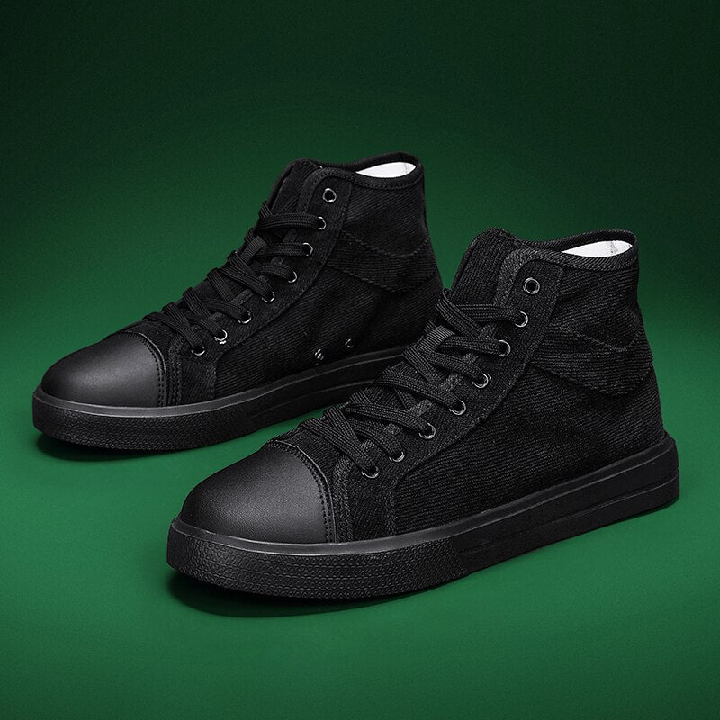 High-Top Skateboarding Shoes - Image 26