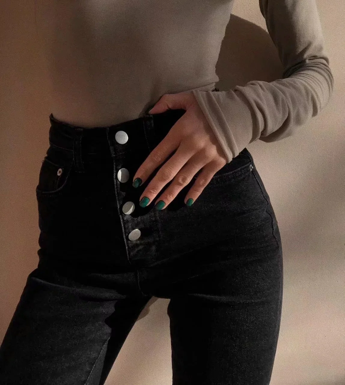 High Waist Four Buttons Jeans - Image 2