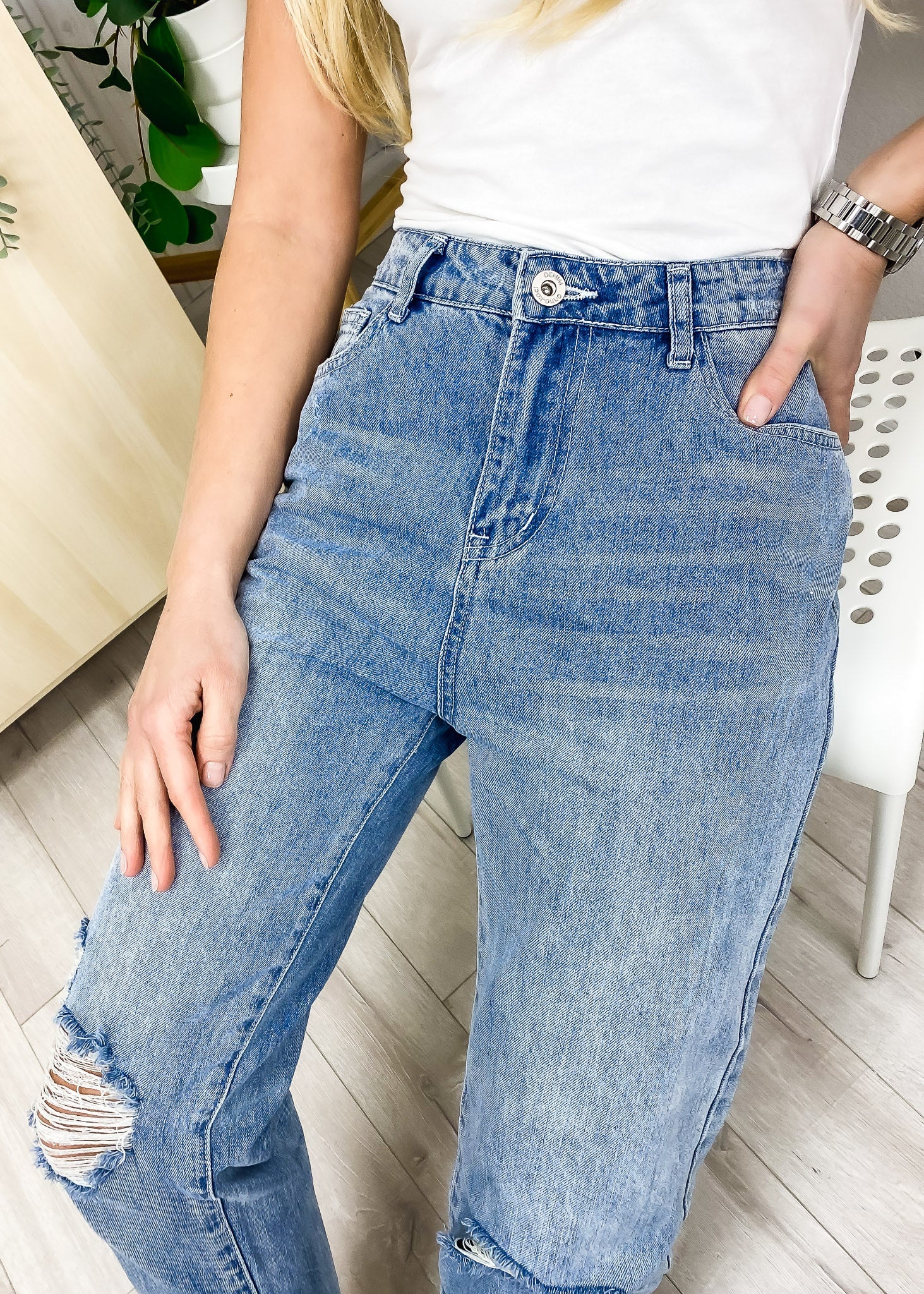 High Waist Ripped Boyfriend Jeans - Image 3