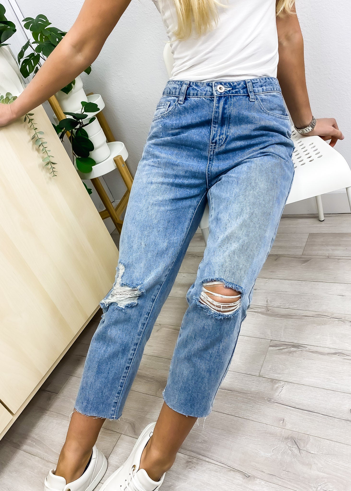 High Waist Ripped Boyfriend Jeans - Image 4