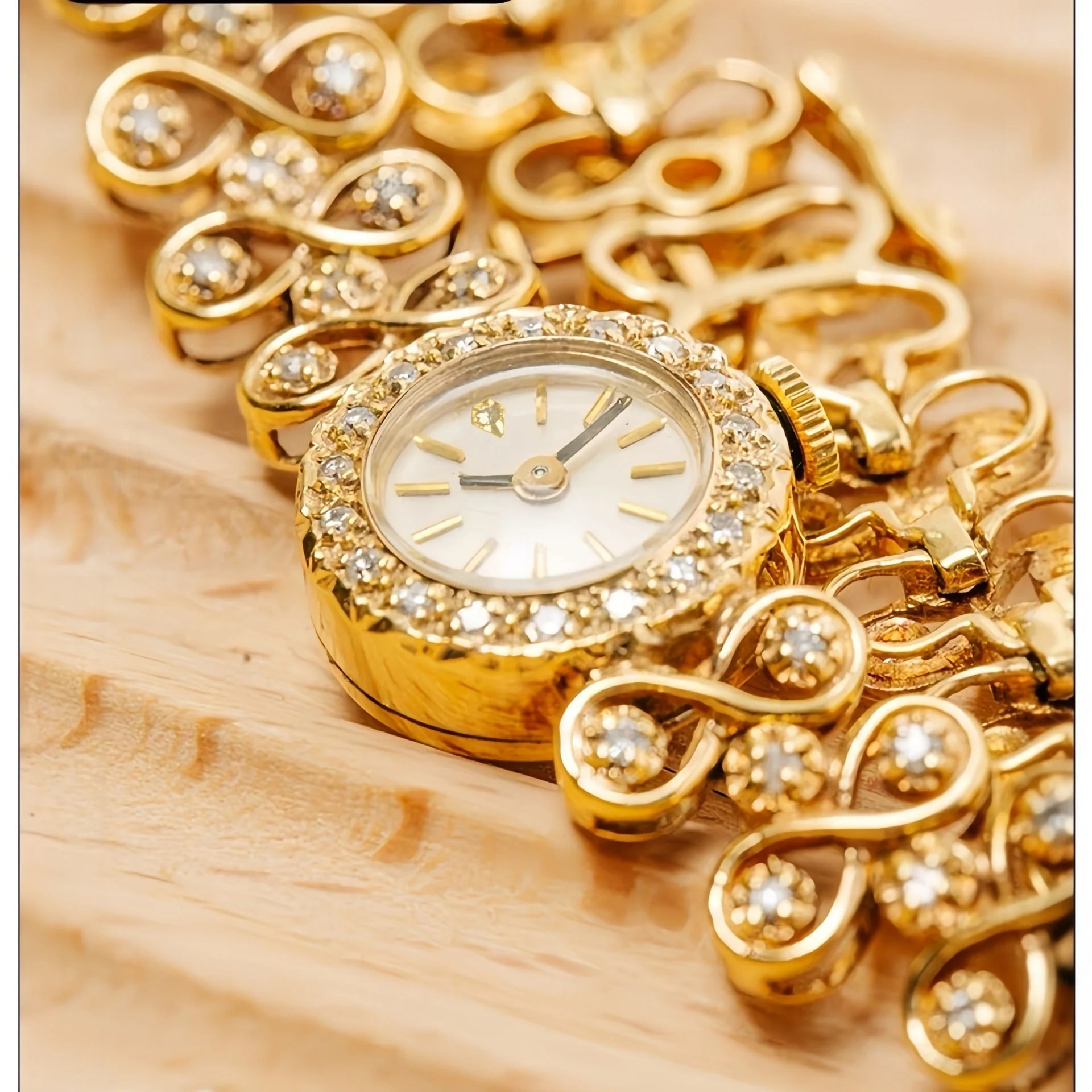 Jewelry Antique Luxury Diamond Quartz Watch - Image 3