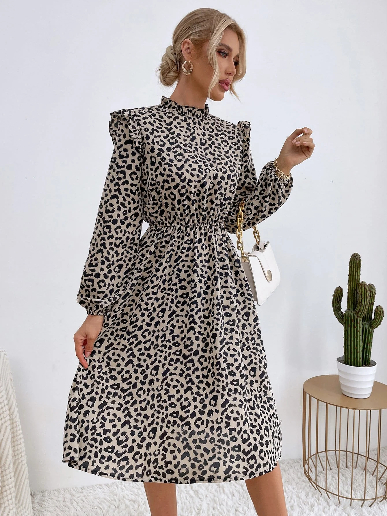 Keyhole Back Leopard Print Dress - Image 4