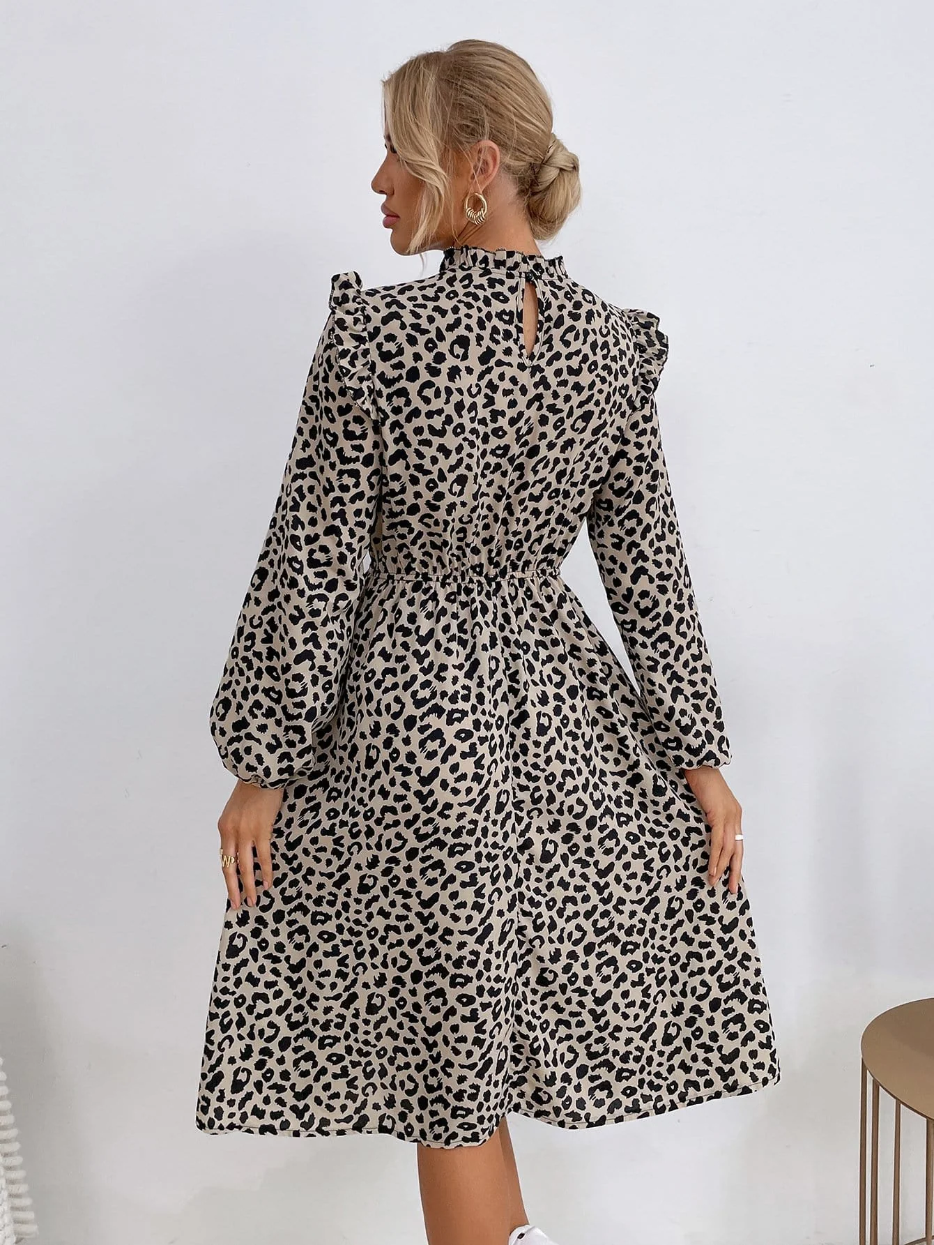 Keyhole Back Leopard Print Dress - Image 5