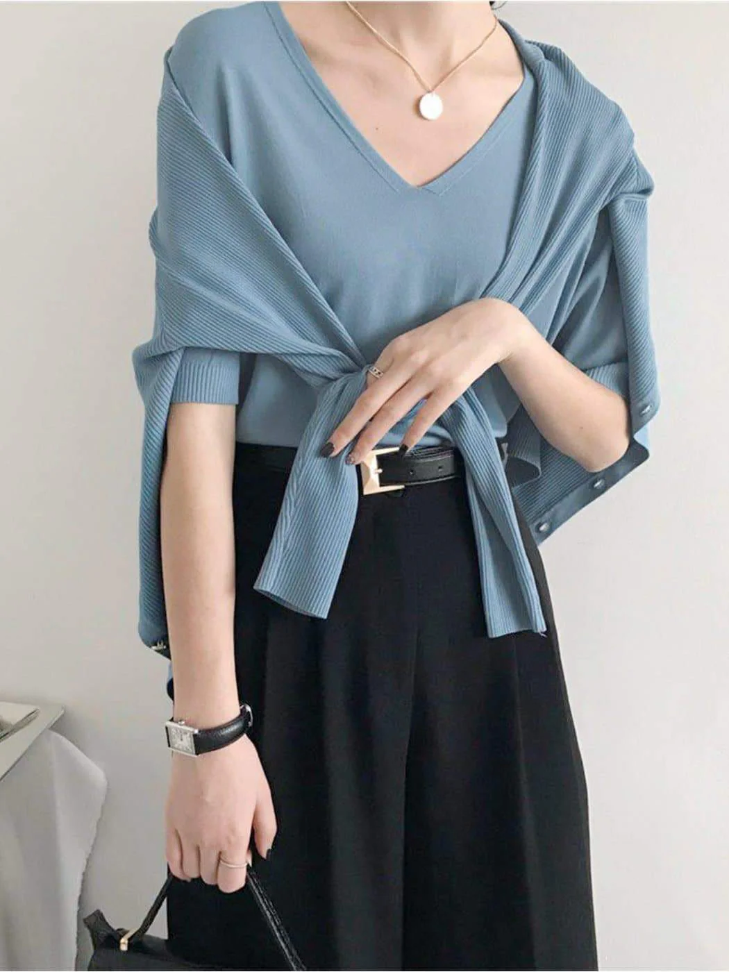 Knitted V-Neck Short Sleeve Top - Image 2