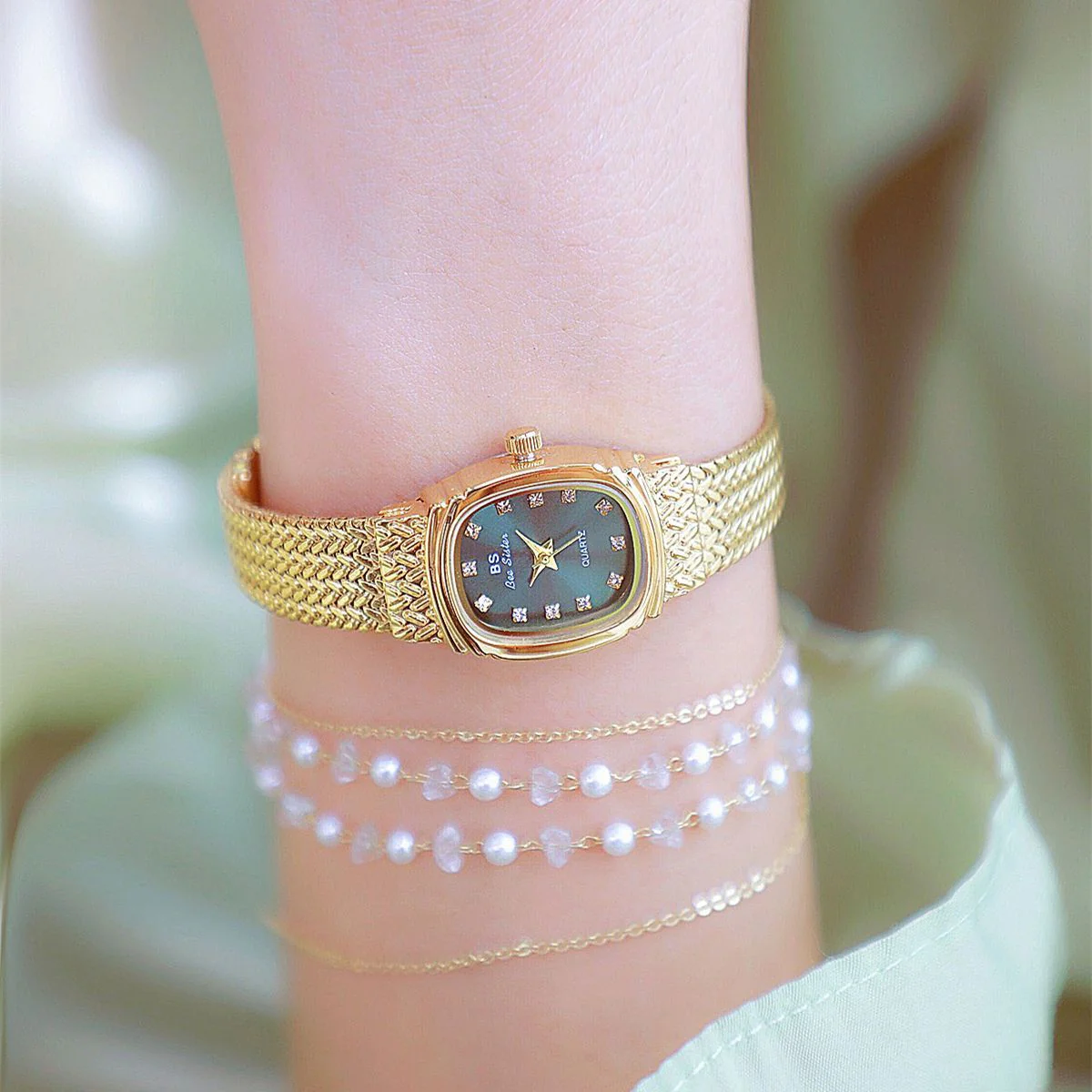 Light Luxury INS Wheat Table Simple Temperament Small Golden Watch - Image 4