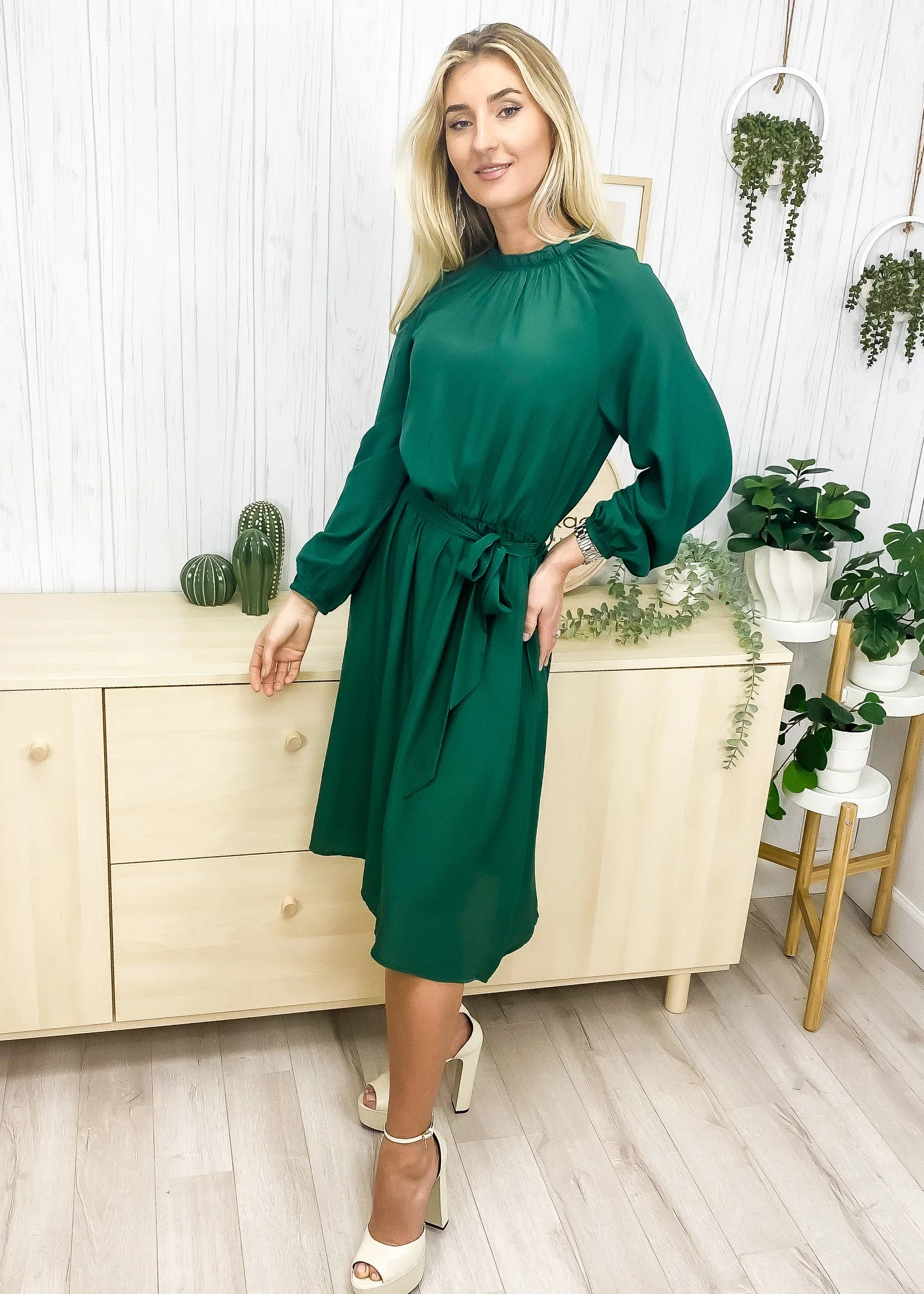 Lotus Leaf Collar Midi Dress - Image 5