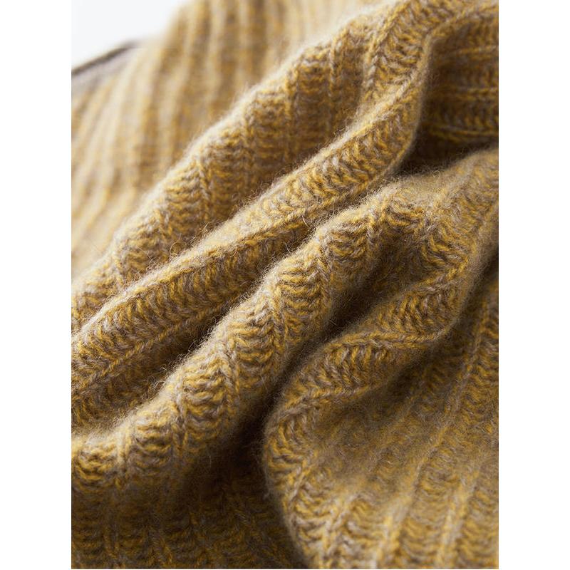 Luxurious 100% Cashmere Triangle Scarf - Image 9