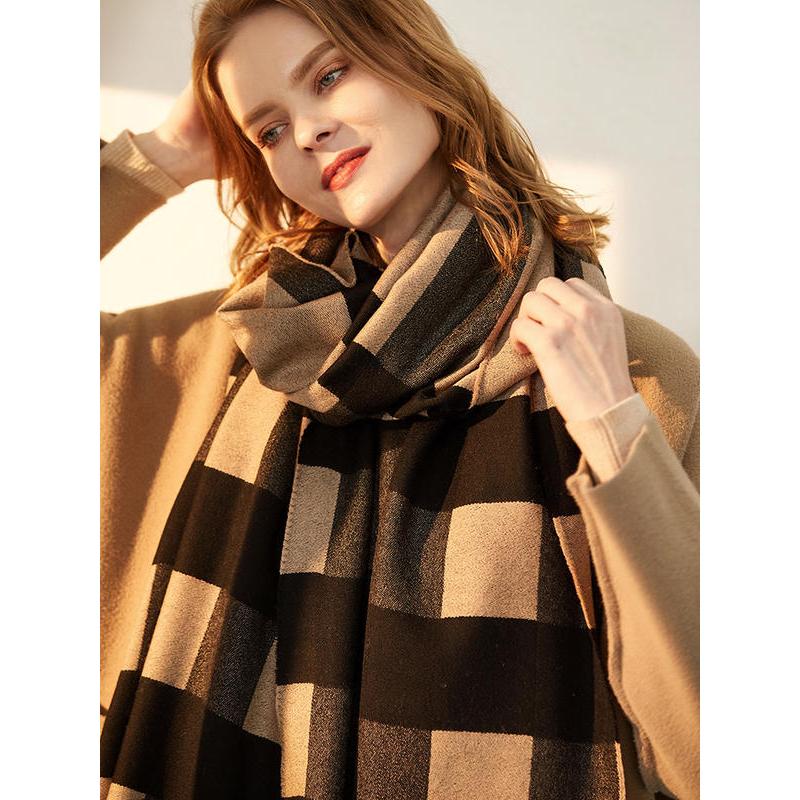 Luxurious Wool Plaid Winter Scarf - Image 4