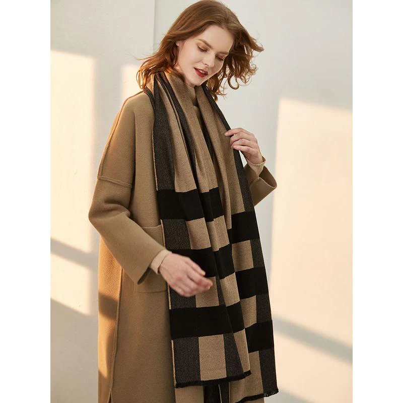 Luxurious Wool Plaid Winter Scarf - Image 5