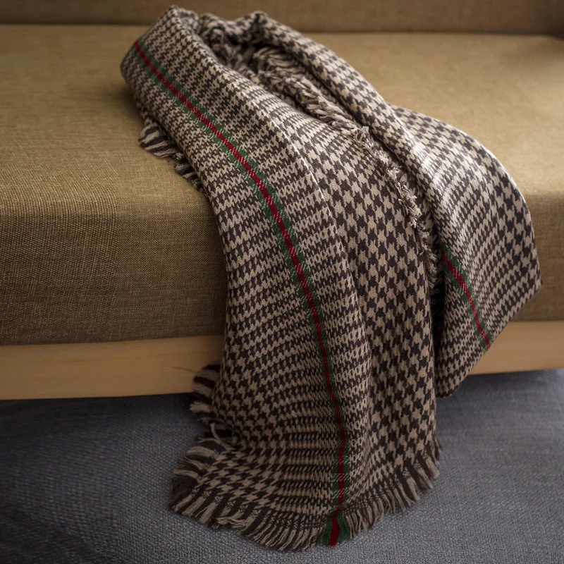 Luxury Wool Plaid Scarf for Women - Image 3