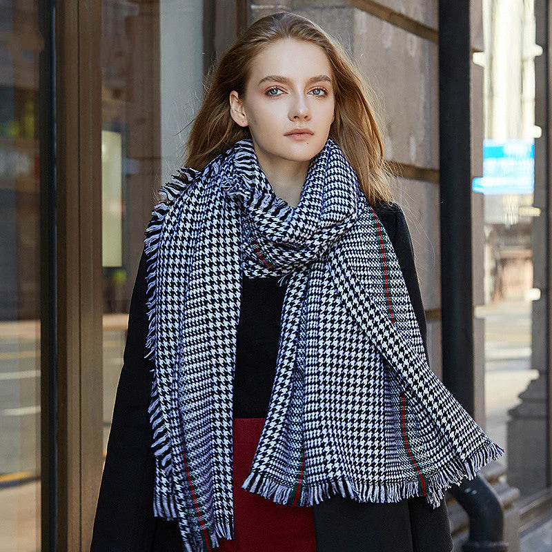 Luxury Wool Plaid Scarf for Women - Image 4