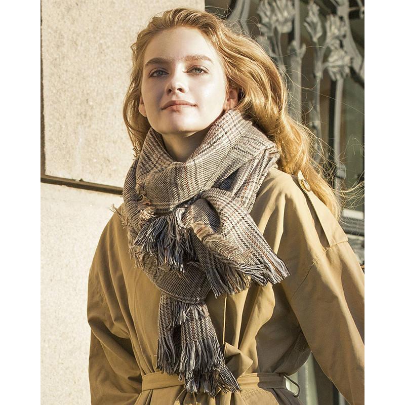 Luxury Wool Plaid Scarf for Women - Image 7